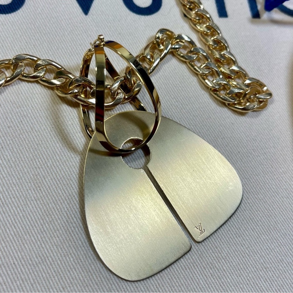 Louis Vuitton Architectural Leaf Single Earring by Nicolas Ghesquière - Picture 7 of 17